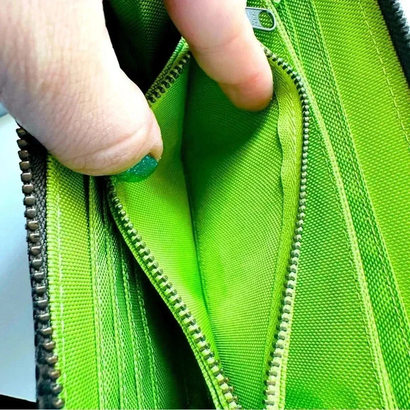 NWOT Haiku Embroidered Floral Large Zip Around Wallet - Picture 6 of 7